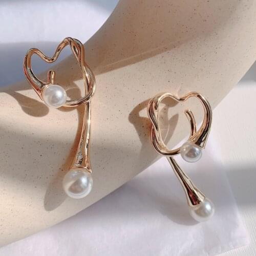 Design Geometric Distortion Irregular Curve Metal Clip Earrings for Women No Pierced Earrings Auricle Decoration Unisex