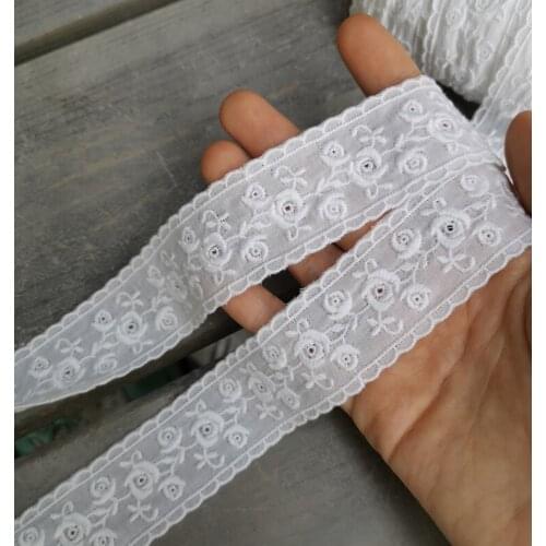 Free Shipping 3 Meters White 13cm Width Flower Lace Trim Exquisite Embroidered Floral Lace Trims for Wedding