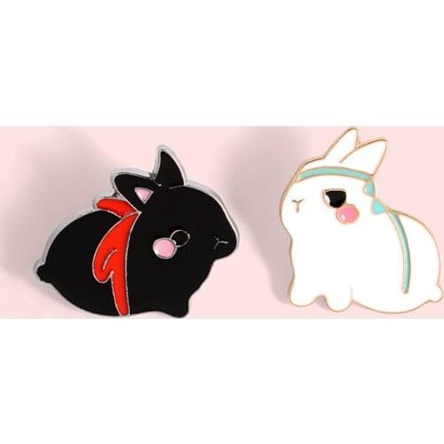 Cute Cartoon Rabbit Brooch Female Corsage Badges Shirt Enamel Pins Broches for Men Women Badge Pins Brooches Jewelry Accessories