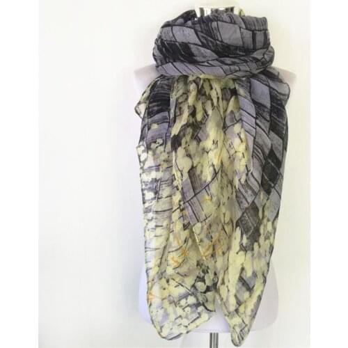 Women Shawls Pashmina viscose Scarf Wraps Thin Satin Floral Retro Ethnic Style 2019 New Long Spring Summer Beach Scarve