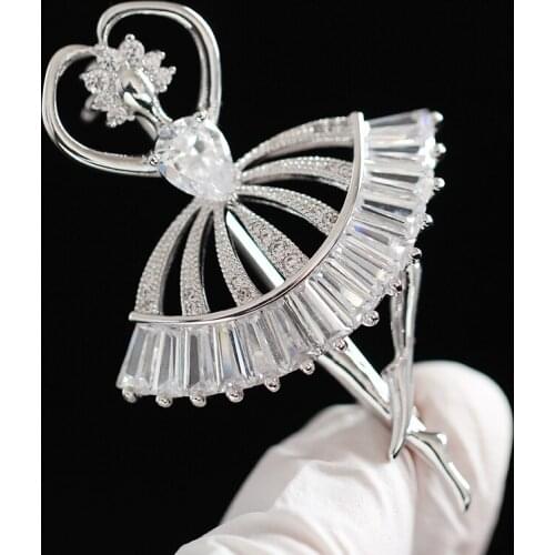 European and American retro style paper clip brooch brooch brooch overcoat with womens silk scarf buckle