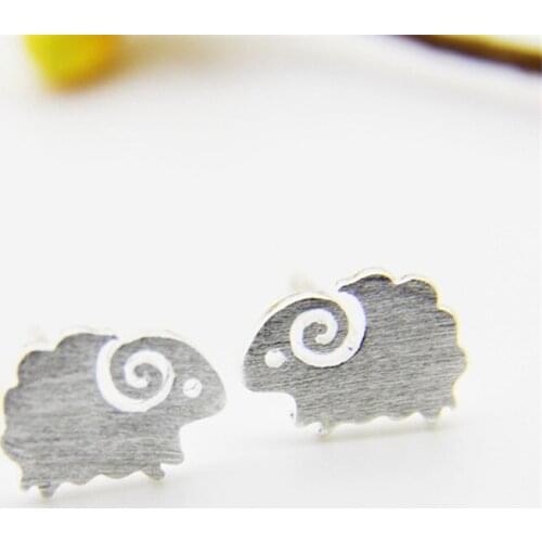 Fashion Prevent Allergy Jewelry Sheep Stud Earrings for Women Party Earrings Accessories Brincos pendientes eh798
