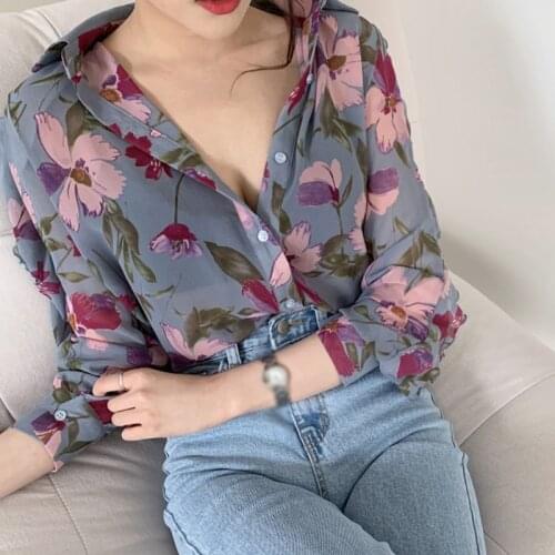 Fashion Long Sleeve Chiffon Blouses Female Shirts Tops Floral Women Blouse V-Neck Loose Shirts