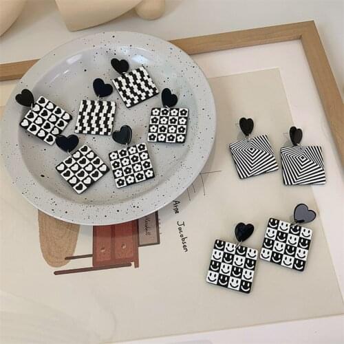 AOMU INS Trendy Acrylic Black White Lattice Geometric Flower Heart Square Checkerboard Drop Earrings for Women Fashion Jewelry