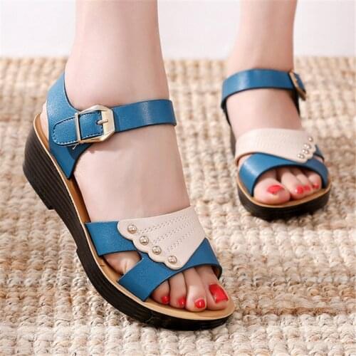 2020 summer womens sandals women comfortable non-slip soft bottom mother sandals Genuine Leather women casual flat shoes