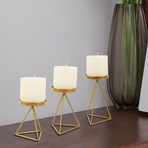 Wholesale New Nordic Style Wrought Iron Geometric Candle Holder Triangle Candlestick Rack Desktop Home Decoration