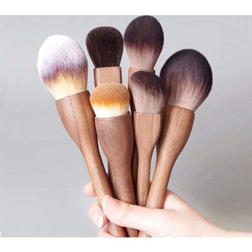 1Pc European Vintage Wood Handle Makeup Brush High Quality Loose Powder Blush Foundation Brush Super Soft Theater Makeup