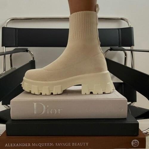 Autumn Winter New Couple Socks Shoes Women Thick-soled Casual Net Red Knitted Short Boots Women Botas De Mujer Large Size998