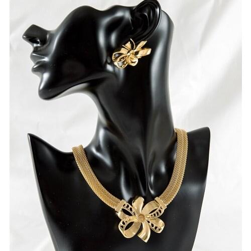 Flower Shaped High Quality Exquisite Style Golden Color Water Drop Earrings For Women New Arrival Wedding Party Date Design