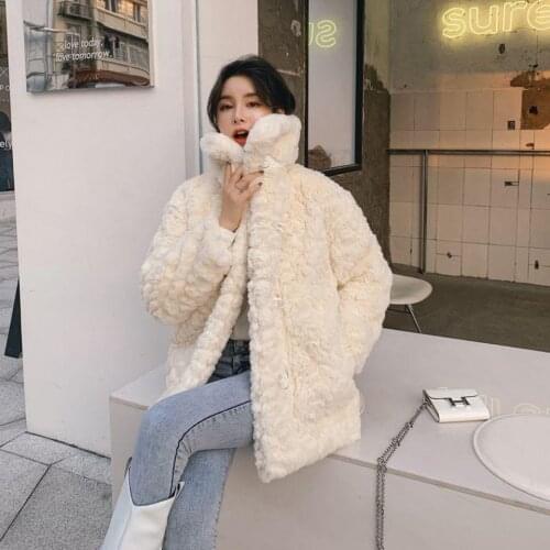Plush jacket women 2020 autumn and winter horn buckle warm plus faux fur lapel embossed lamb wool coat PC021