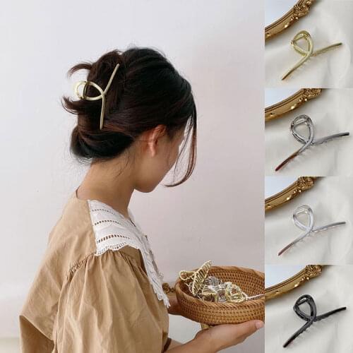 Retro Metal Hair Claws Women Barrettes Cross Hair Crab Hairpin Fashion Decorative Hair Clip Hollow Out Headwear Hair Accessories