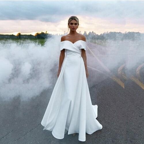 2021 Modern Simple White Off Shoulder Sleeves Wedding Dresses for Bride Sweetheart Bridal Wedding Gowns with Detachable Train