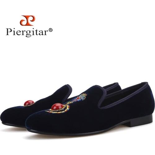 Piergitar 2020 navy color handmade men velvet loafers with African personality embroidery party and wedding men smoking slippers