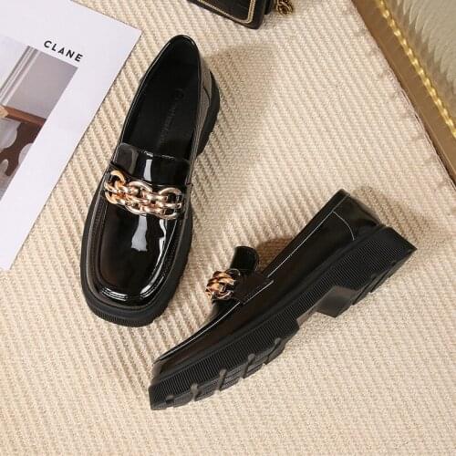 2021 Japanned Leather metal chain oxford shoes women flats slip on platform shoes shiny square toe thick heels loafers woman 40