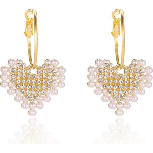 2021 South Koreas New C-shaped Earrings Pearl Love Earrings Female Peach Heart-shaped Net Red Earrings Sweet Earrings