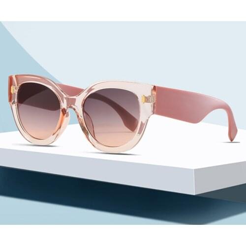Fashion Vintage Luxury Brand Designer Oversized Cat Eye Sunglasses Women Travel Rivet Gradient Sun Glasses For Female Shades