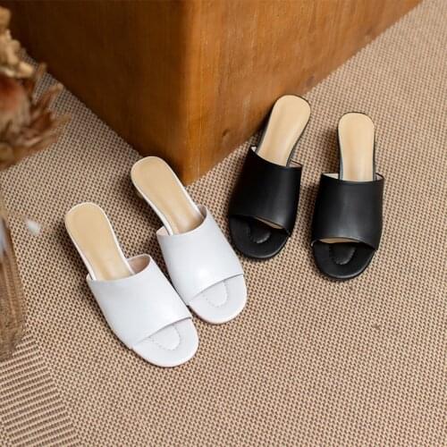 2021 Summer Slipper Flat with Open Toes Sandals and Slippers Womens Slippers for Daily Wear Solid Color Simple and Versatile