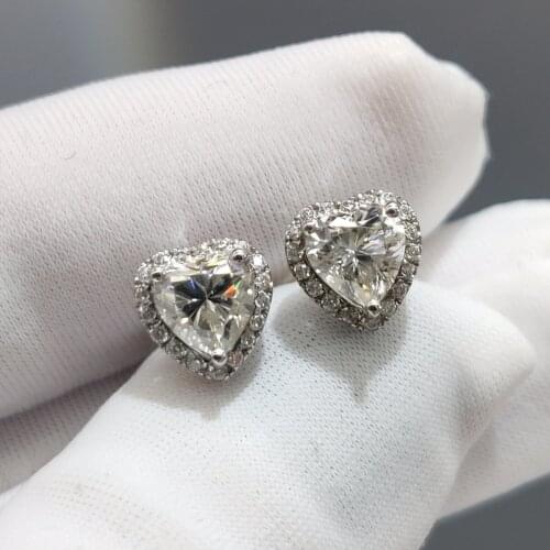 Geoki 18K White Gold Perfect Cut Passed Diamond Test 1 Ct D Color Heart Moissanite Stud Earrings Luxury Jewelry Valentine Gift