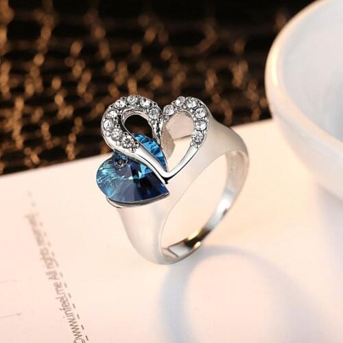 Simple Fashion Silver Color Inlaid Blue Zircon Heart-shaped Crystal Ring for Women Temperament Engagement Party Ring Jewelry