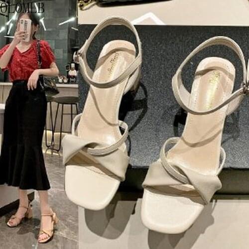 2021 Sandals All-Match Ladies Shoes Summer Buckle Strap Med Womens Heels Suit Female Beige New Gladiator Medium Fashion Comfort