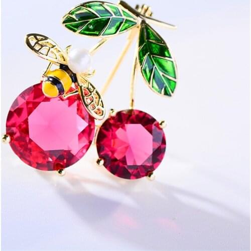 Cute Women Round Cherry Fruit Brooch Gold Color Big Crystal Bee Brooches Fashion Lady Wedding Brooch Pin Jewelry