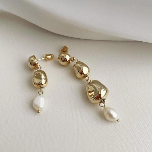 2021 Circle Earrings New Vintage Baroque Pearl Earrings Gold Circle Earclip Women Jewelry Golden Punk Round