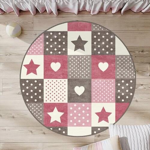 Pembe Çocuk Odası Halısı renkli kalp yıldız yuvarlak şekiller
