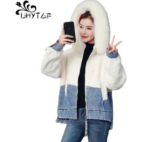 UHYTGF Autumn Winter Denim Jacket Women Lambswool Stitching Thicken Jeans Outerwear Fur Collar Hooded Loose Plus Size Coat 1368