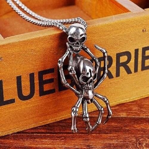 2021 New Creative Spider Skull Pendant Necklace Fashion Gothic Bar Nightclub Hip Hop Street Bungee Personality Solid Metal Jewel