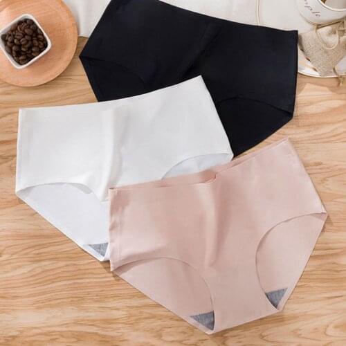 Seamless Underwear Panties Womens Sexy Mid-Waist Plus-sized Womens Panties Summer New Invisible Underpants M-XL