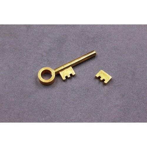 Moving Golden Key - Magic trick,close up magic,key magic,appearing magic,Mentalism,Moving Key props gimmicks