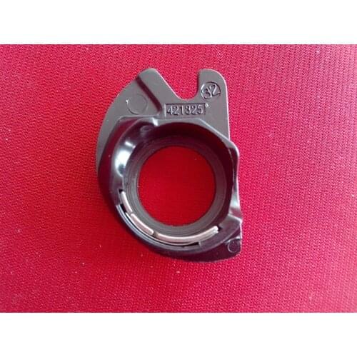 MADE IN JAPAN SINGER HOME SEWING MACHINE BOBBIN CASE #421326 Plastic bobbin case for all Singer Apollo hook machines