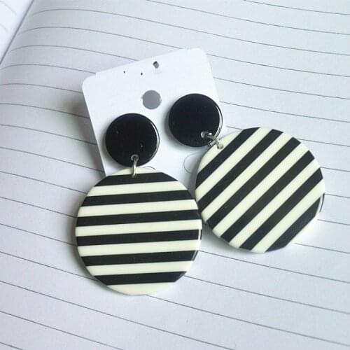 New Fashion Geometric Round Pendant Blue White Stripe Acrylic Earrings for Women Simple Summer Long Korean Earrings 2019 aretes