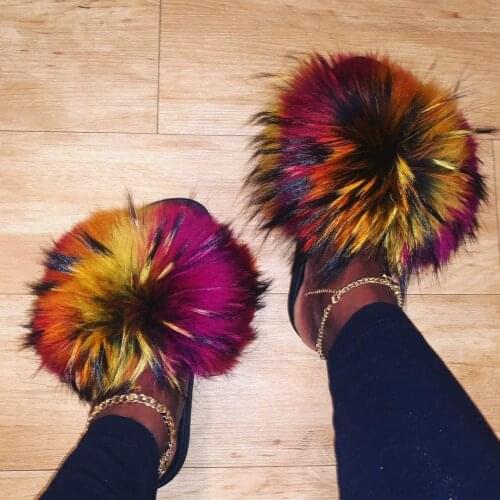 Gorgeous Women Slippers Racoon Fur Slides Pink Fluffy Slides Cute Girls Fur Sandals Exquisite Furry Slides Wholesale Hot
