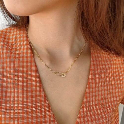 New Simple Necklace for Women Gold Pin Punk Chain Link Pin Design Female Niche Web Celebrity Necklace