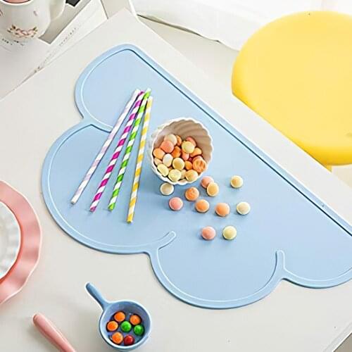 Waterproof Heat Insulation Kitchen Gadget Easy Cleaning Heat Insulation Silicone Pads Cloud Shape Placemat Kids Plate Table Mat