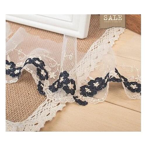 Hot selling Quality 8cm gold thread embroidery lace mesh small daisy flower