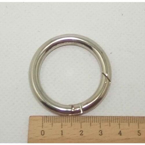Silver color 3 cm snap ring