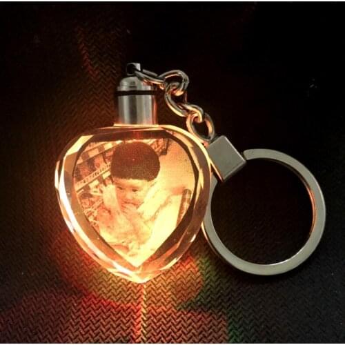 K9 Customized Heart Shaped Crystal Photo Album With Changing Colors LED Lighting Laser Engraved Picture Keychain Souvenir Gifts