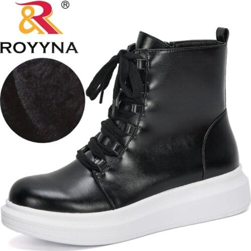 ROYYNA 2019 New Designers Popular Style Winter Strappy Vintage Women Boots Flat Platform Ladies Shoes Woman Botas Mujer Trendy