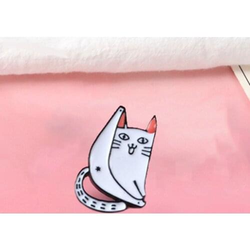 Cute Splits Cat Brooches For Women Simple Funny Animal Pins Jewelry Enamel Pin Jackets Collar Badge