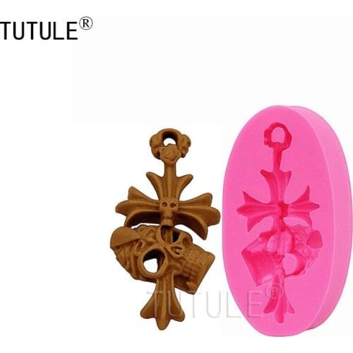 Gadgets - Skull and Cross Mold,craft Cake resin jewelry mold, food flexible fondant clays Skull Cross Bones Mold