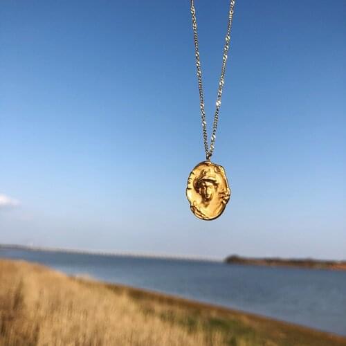 Amaiyllis 18k Gold Downton Portrait Matte Casting Lacquer Chain Clavicle Necklace Handmade Choker Boho Collier Jewelry