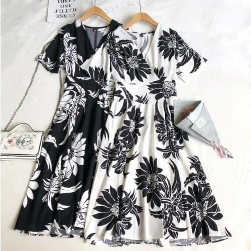 HISUMA 2021 Summer V-Neck Short Flare Sleeve Women Floral Dress Elegant Lady Slim High Waist Pullover Chic Party Soft Midi Dress