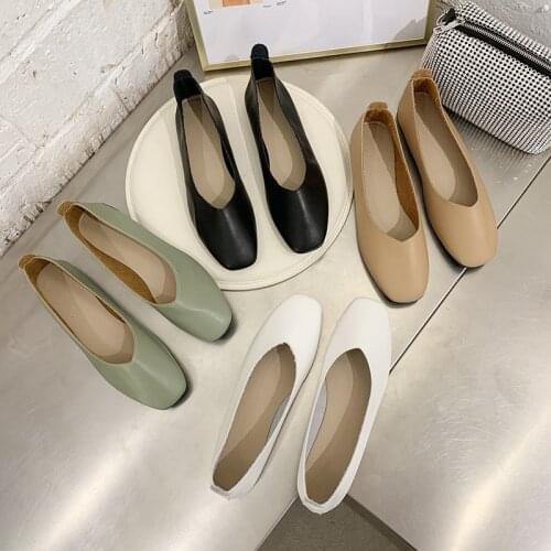 PUPUDA Women Casual Leather Shoes Lightweight Flat Shoes Women Slip On Loafers Fashion Female Shoes Casual Business Loafers