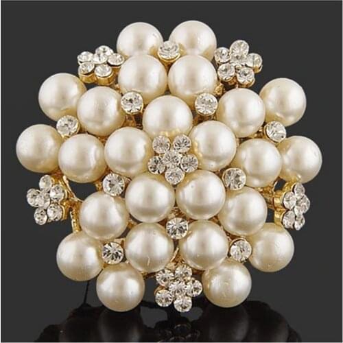 Exquisite Imitation Cream Pearl Flower Pin Brooch Diamante Rhinestone Wedding Brooch Pins Gold Color Elegant Women Broach