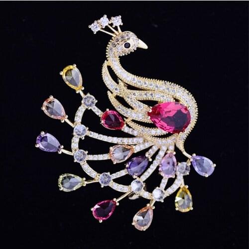 Fashionable Purple Yeallow Crystal Peacock Brooch Animal Trendy Lady Female Wedding Party Zircon Brooches for Women Special Gift