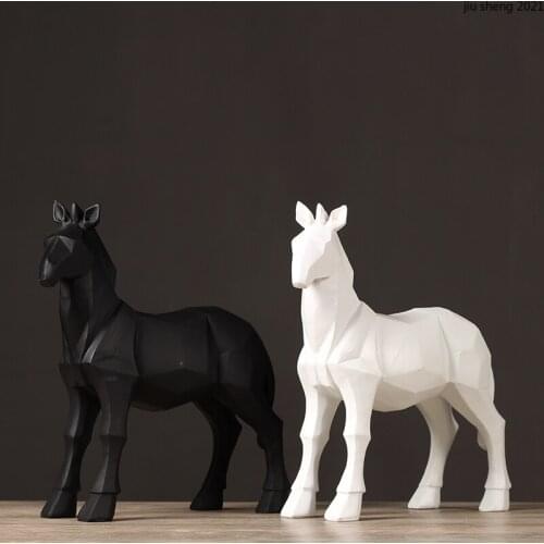 European Geometric Horse Ornaments Creative Black and White Animal Figurines Crafts Living Room Office Decoration Home Ornaments