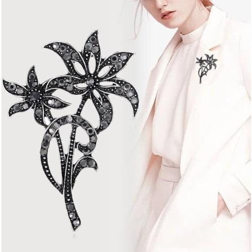 DINGABIYU Black Brooches For Clothes
