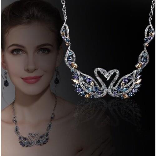 And American swans exaggerate Necklace womens short retro court style clavicle chain personality matching accessories